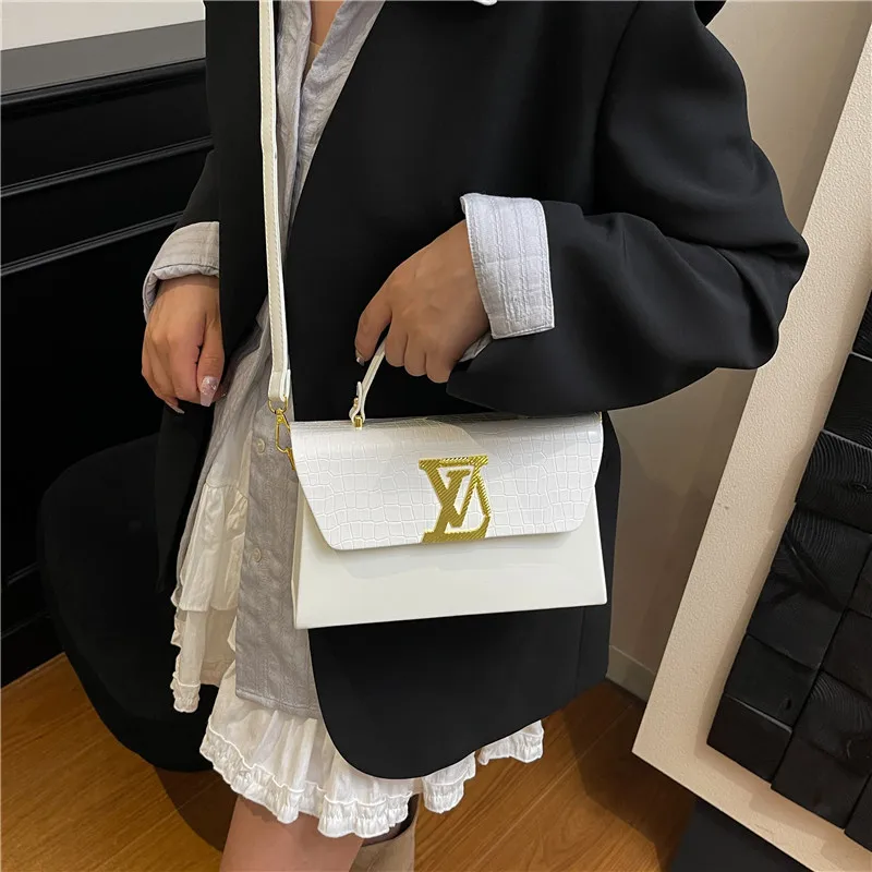 2025年夏 小型スクエアバッグ、ミニマリストクロスボディバッグ（女性用）、トレンディなショルダーバッグ、ユニークなデザインのカジュアル＆ナイトアウトハンドバッグ