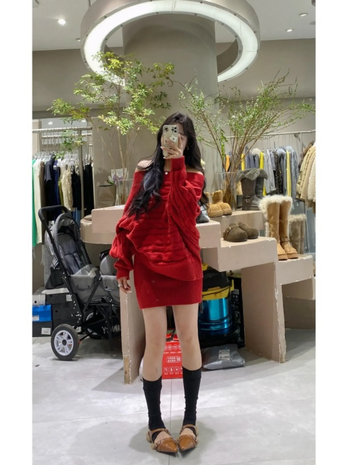 

Faionable Women's Two-Piece Set oulder-Baring Loose Top And Slimming Skirt Spring Collection Comfortable Korean Sle