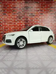 1:32 AUDI Q5 SUV Alloy Car Model Diecasts Metal Toy Vehicles Car Model Simulation Sound And Light Collection Childrens Toy Gifts