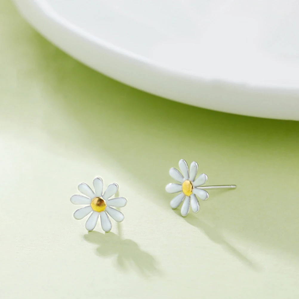 

Girl Daisy Stud Earrings Bridesmaid Gold Plated Copper for Women Small