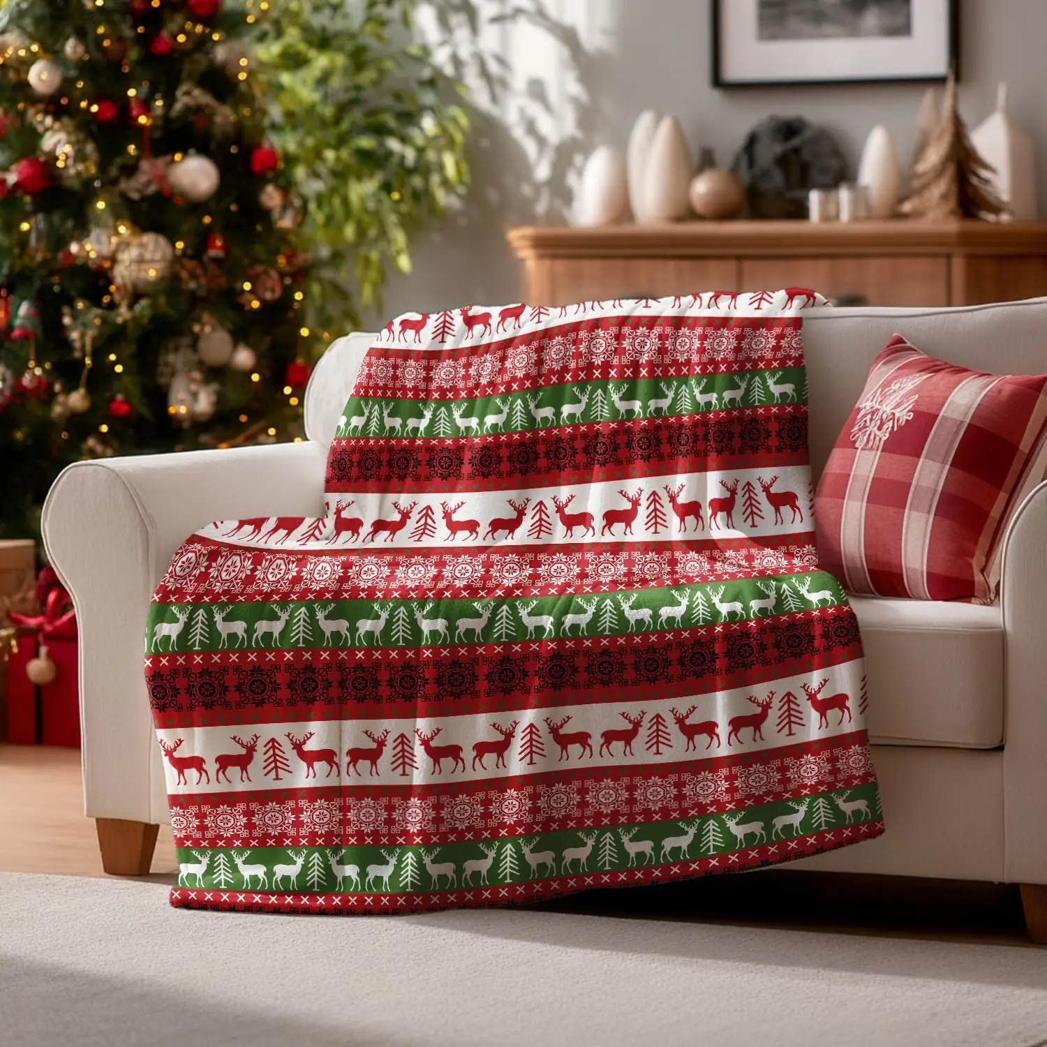 Christmas Flannel Blanket Throw, Green Reindeer Soft Fuzzy Plush Cozy Fleece Blankets for Couch Sofa Bed Lounging