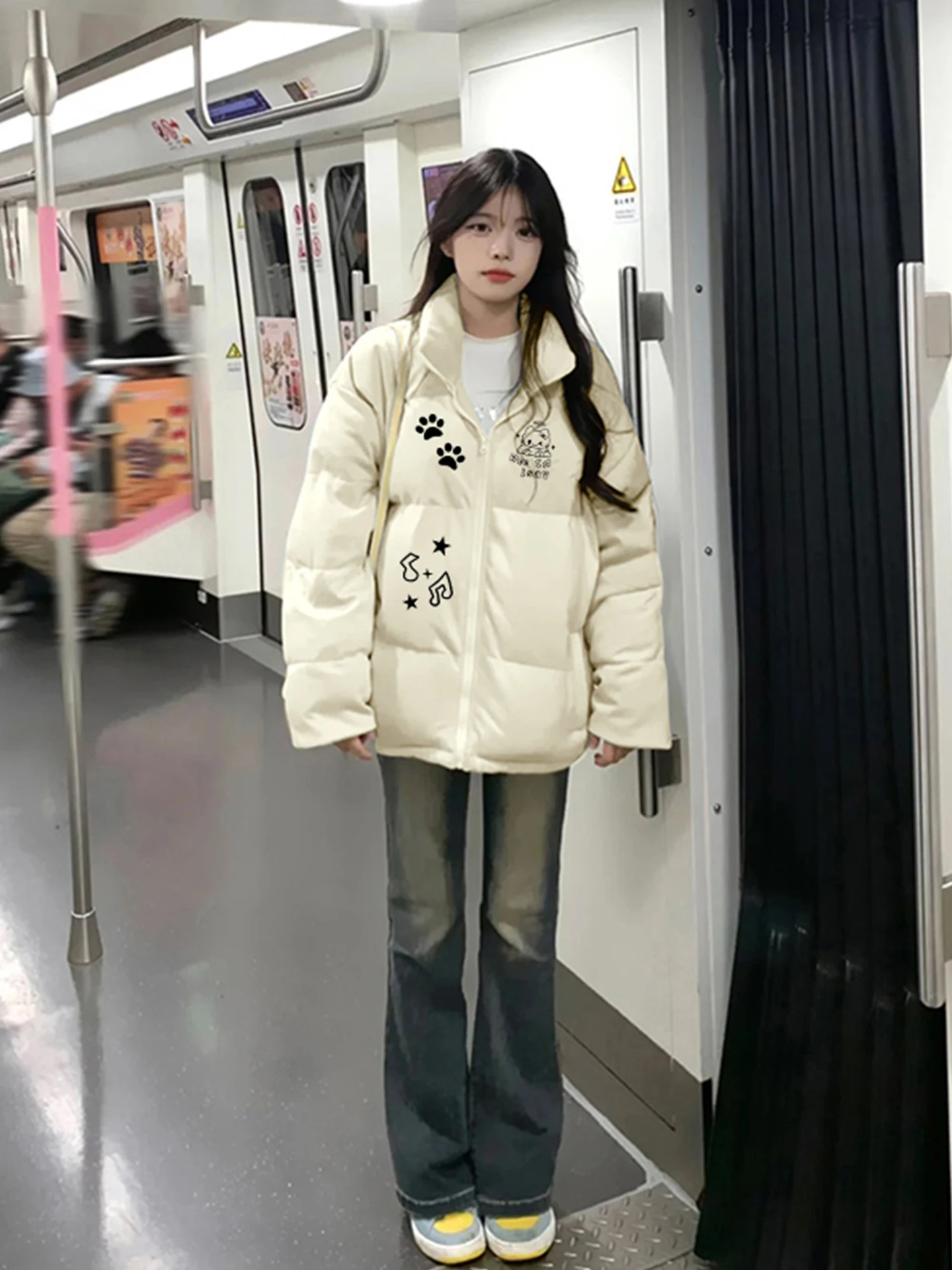 

Parka Polar Womens Japanese Style Minimalist Appeal Clean Lines Simple Design Effortless Casual Elegance Modern Youth Beautiful