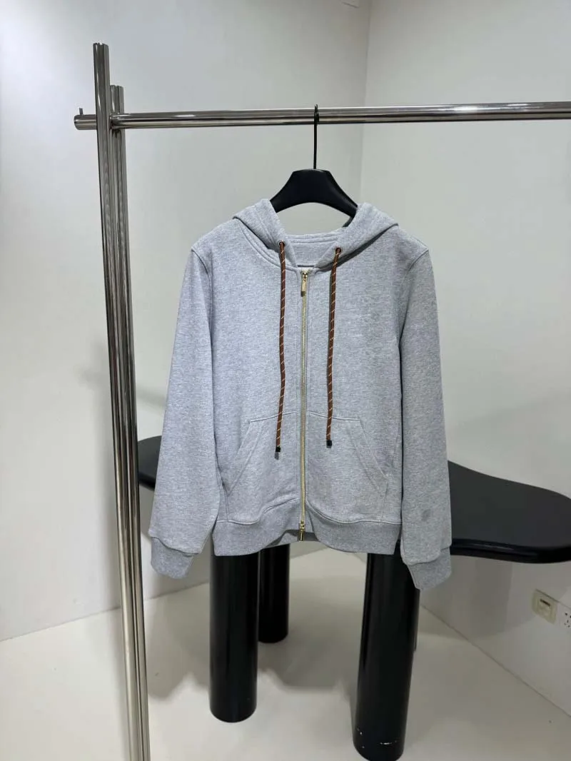 Sporty women's hoodie, fashionable, loose, casual, minimalist style, long sleeved drawstring hooded sweatshirt