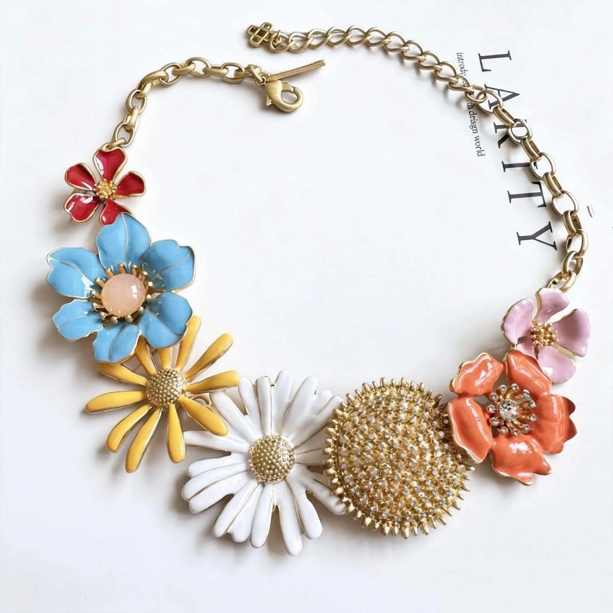 

Vintage Enamel Large Daisy Flower Necklace Colorful Hand-Painted Flower Necklace Party Jewelry Accessory Birthday Gift for Women