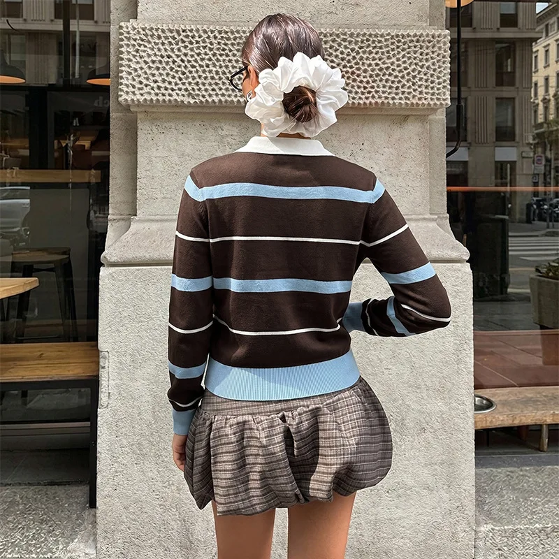 2026 Autumn and Winter New Comfortable and Casual Contrasting Color Loose Lapel Striped Long-sleeved Sweater 4