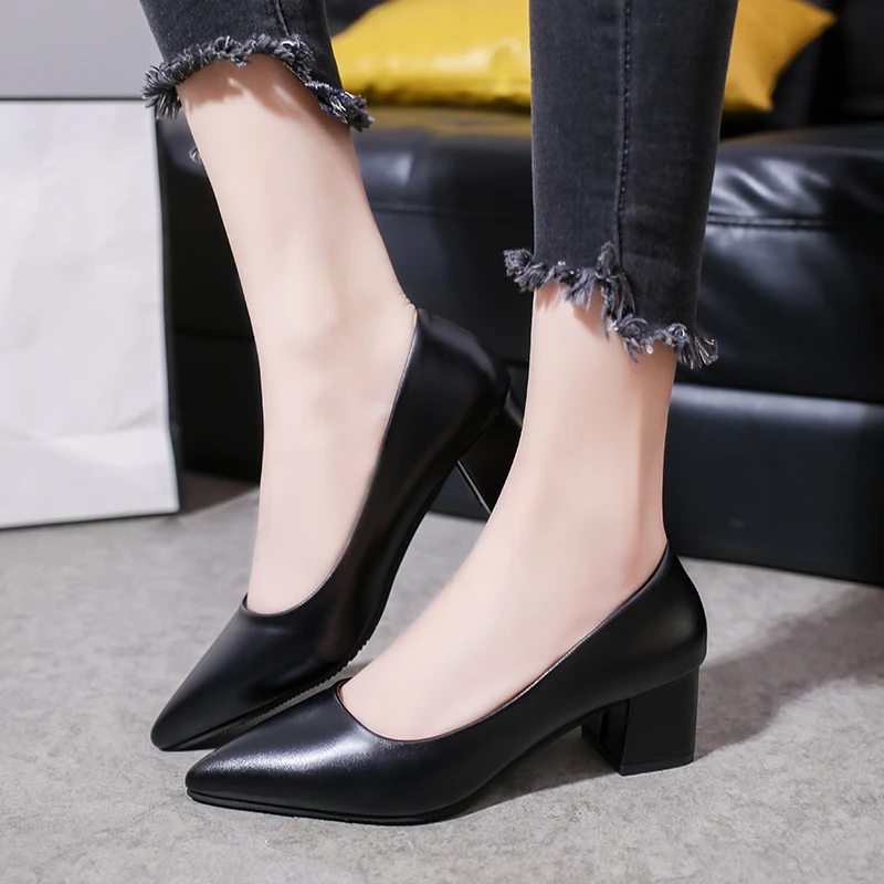 2022 Spring and Autumn New Shallow Mouth Shoes Women\'s Fashion Casual All-match Mid-heel Set Toe High-heeled Shoes Women