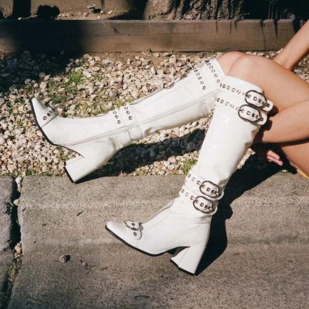 Blanc Rivet Bucklr ceinture décor bottes Sexy gros talons hauts chaussures pour femmes en cuir verni chaussures de mode 2025 Zapatos Para Mujere