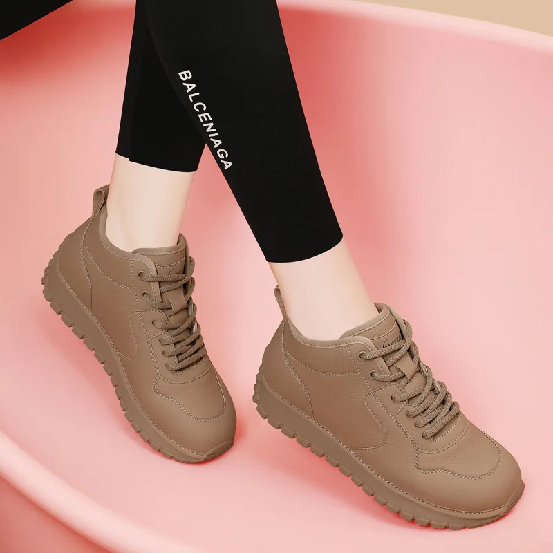 

Women's shoes 2026 winter new style velvet flat bottom casual comfortable sports shoes travel shoes