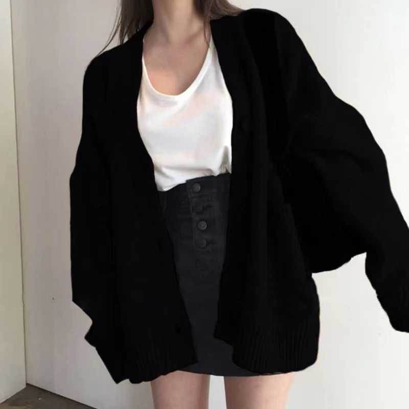 루즈핏 브이넥 니트 가디건 여성 패션 감성 캐주얼 슬리 스웨터 한국 버전 인스 레트로 디자인