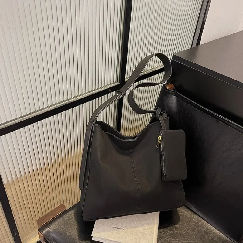 

Simple Luxury Classic Diaper Bags For Ladies Parisian Chic Messenger Bag High-End Crossbody Bag Fashionable Tote Bag Elegant