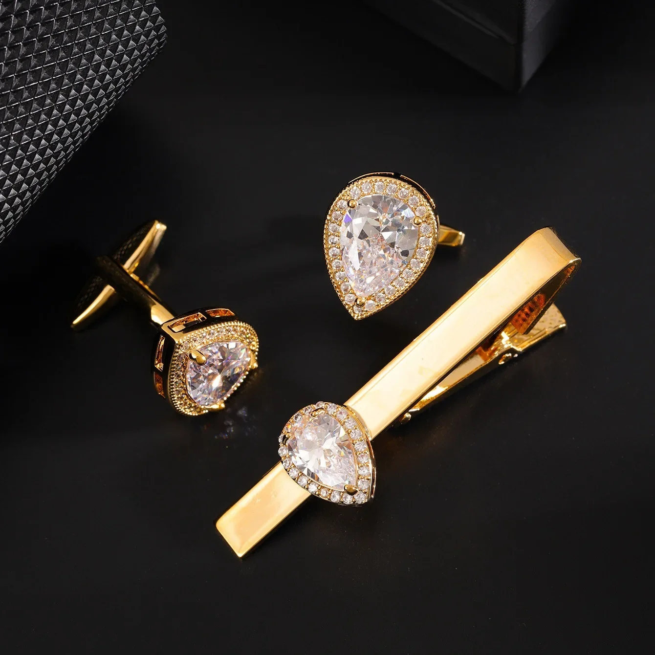 High-end Men\'s Tie Clip Mens Fashion Wedding Dress Necktie Accessories Jewelry Luxury Water Drop Zircon Ties Clips Gift for Men