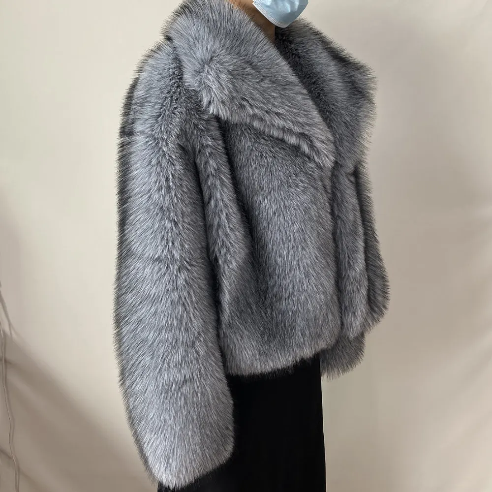 Women's Plus Size Winter Fur Coat Fox Large Lapel Loose Short Top Elegant Warmth for Cold Weather