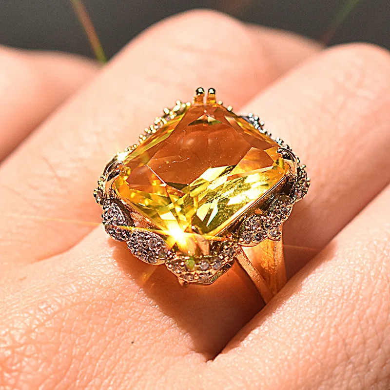 Exaggerated Setting Champagne Square Diamond Ring S925 Sterling Silver Base Gold Plated Two Tone Luxury Ring for Daily Wear