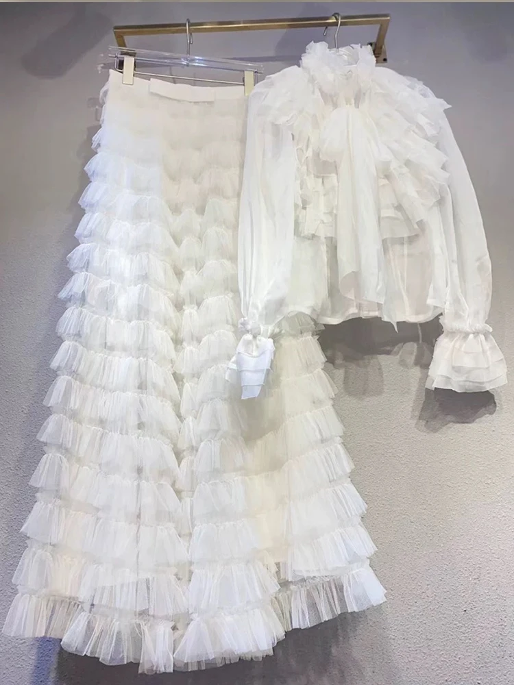 En el otoño de 2022, la nueva camisa de gasa de manga larga con volantes + falda de pastel de gasa esponjosa, traje de dos piezas a la moda para mujer.