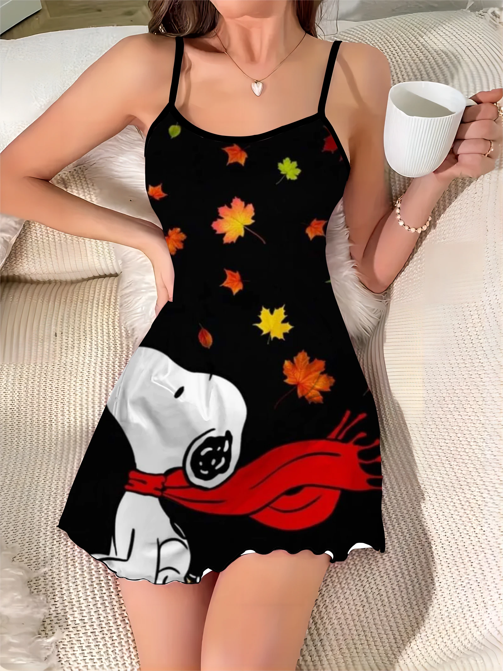 Satynowa sukienka Sałata Eleganckie sukienki dla kobiet Snoopy Crew Neck Fashion Summer 2024 Chic Mini Sexy Trim Neck Slip Dress Home