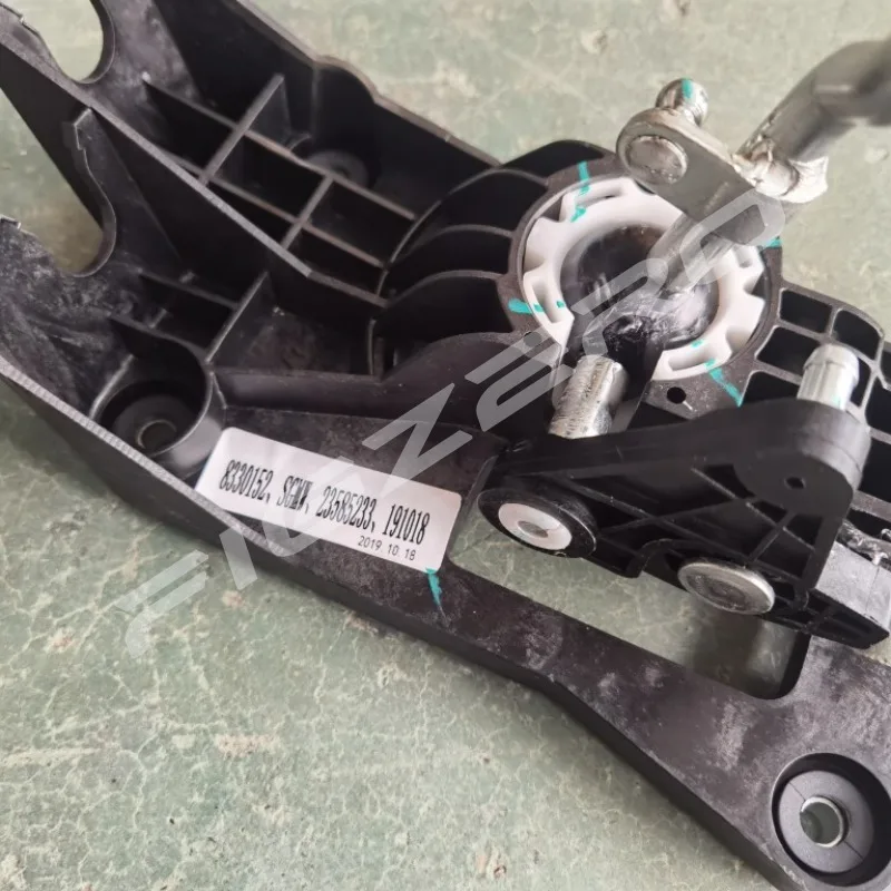 آلية التحول الجمعية آلية التحكم في ذراع السرعة اختيار التروس 23585233 لـ Wuling Hongguang S 2018