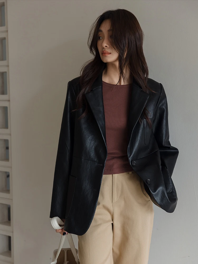 オリジナルヴィンテージブラックPUレザージャケット レディース ルーズフィットトップス 春2024 ファッションセンセーション 小さいサイズ対応コート