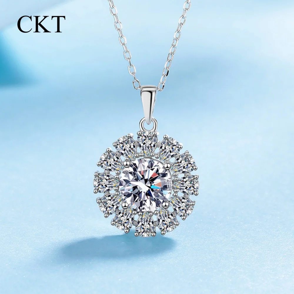 CKT Women's 2ct Moissanite 18k White Gold Necklace Shiny Sunflower Platinum Pt950 Pendant Style Ins Clavicle Chain Fine Jewelry