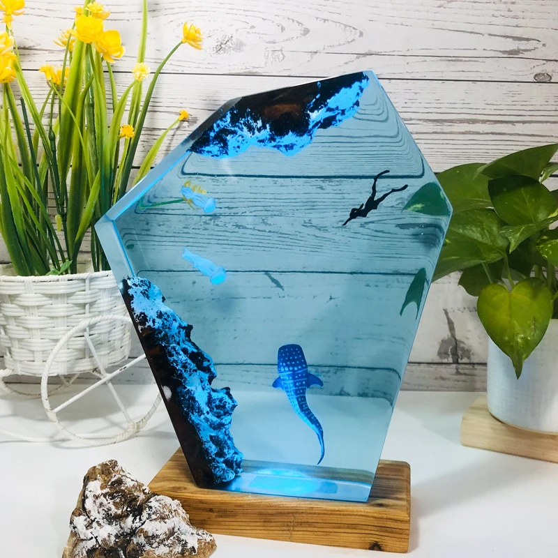 Seabed World Organism Resin Table Light Creactive Art Decoration Lamp Whale Diver Theme Night Light  USB Charge