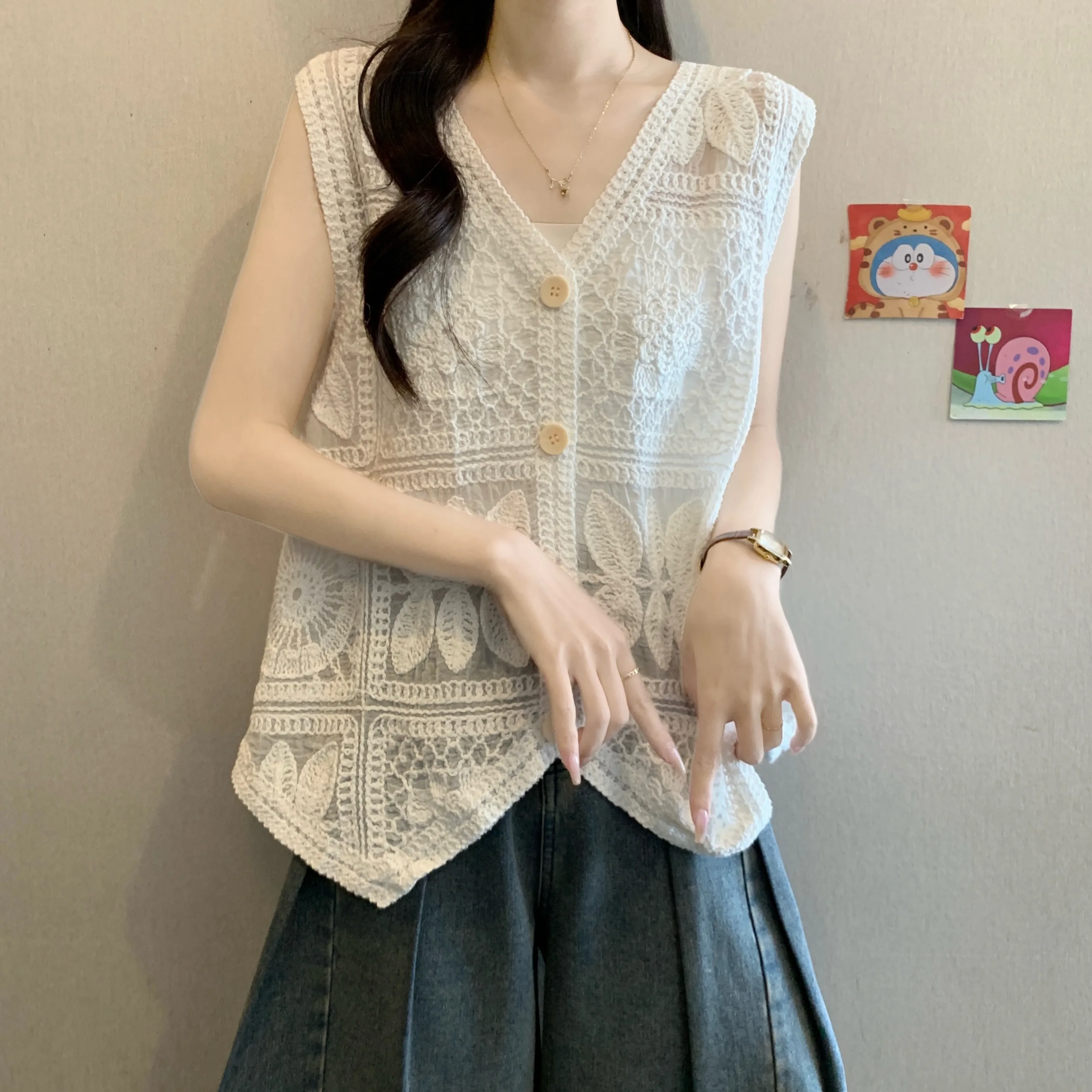 Summer Women's Loose Fit V-Neck Embroidered Heavy Work Flower Pattern Sleeveless Open Cardigan Top Gentle Style Casual Shirt