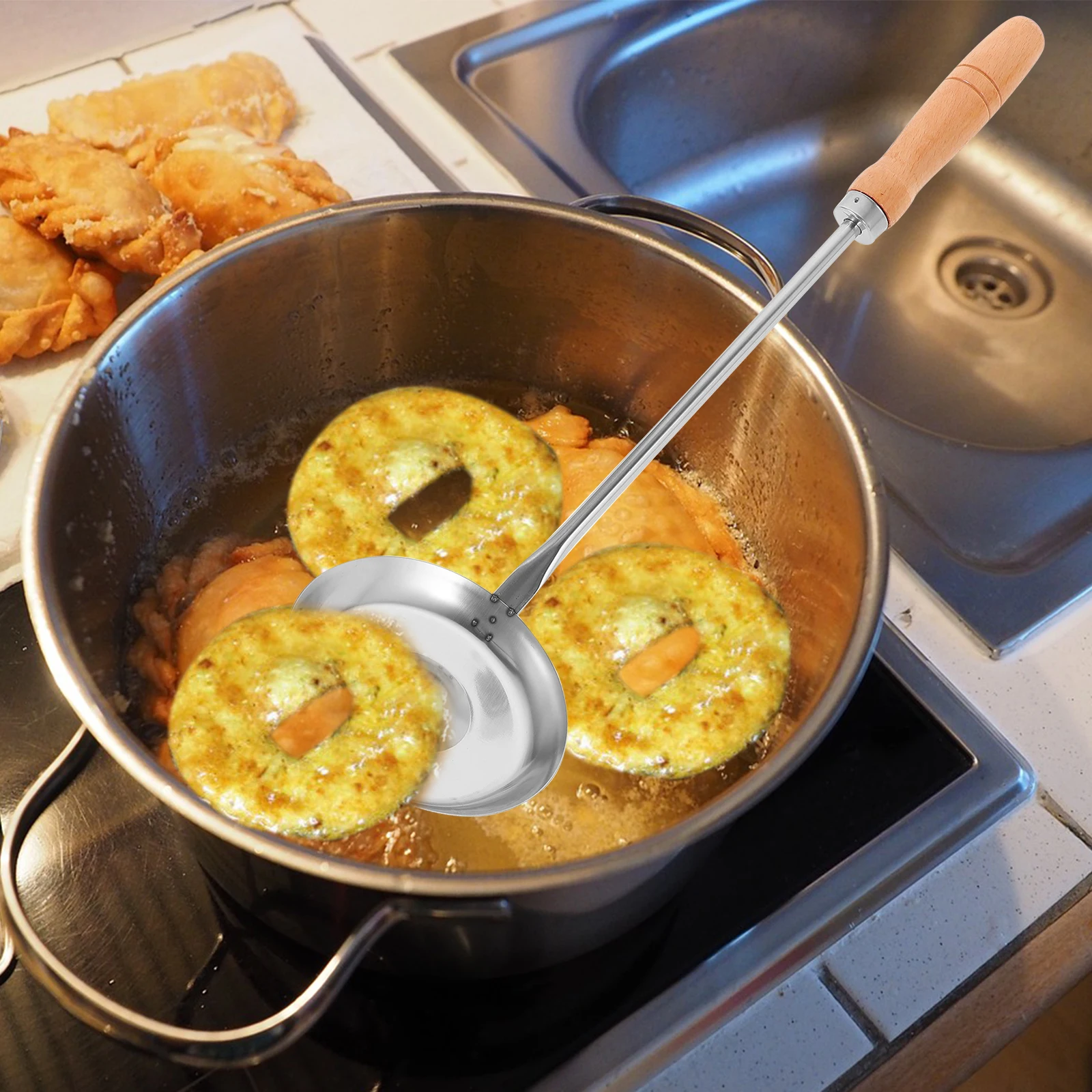 

Ложка для жарки из нержавеющей стали с деревянной ручкой, антипригарный кухонный инструмент для дома, жареные закуски, приготовление пищи, ложка с ручкой для жарки закусок