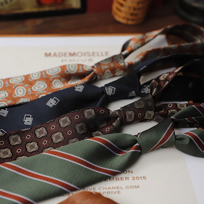 Vintage 8CM European American Arrow Tip Formal Necktie For Men Coffee Dark Green Striped Business Dress Tie For Office Occasions