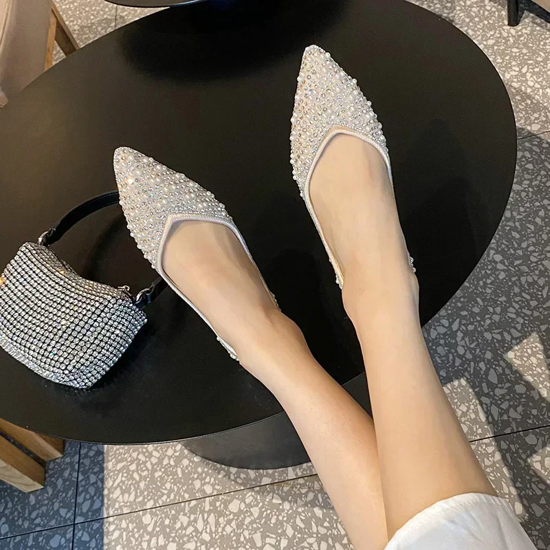 Plus Size Women\'s Flat Shoes 2024 New Rhinestone Pointed Toe Party Bride Wedding Shoes Fashion Loafers Female Slip on Boat Shoes