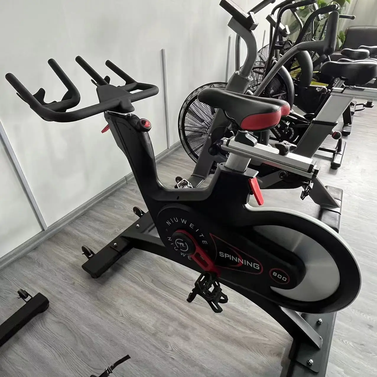 

High Quality Spin Bike for Gym Exercise OEM Supported Spinning Exercise Bikes