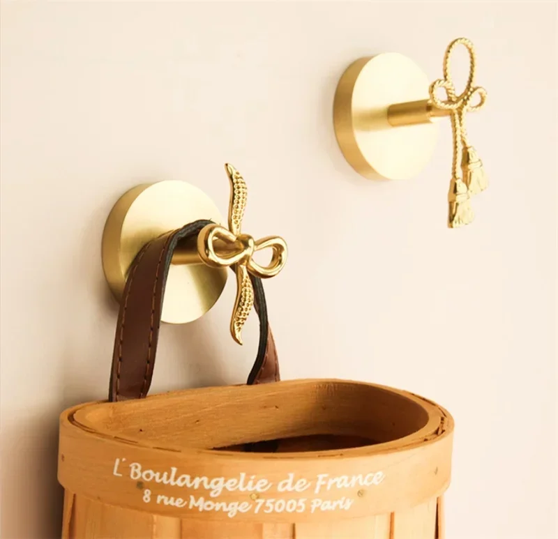 Retro Brass Wall Mounted Hook Key Holder Gold Bow Towel Hooks For Bathroom Clothes Coat Hanger No Punch/Punch Bedroom Door Hooks