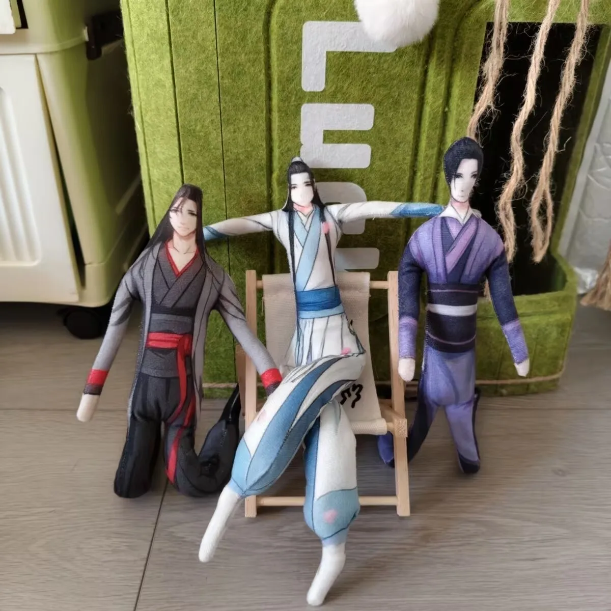 الدمية التجريدية لـ "Wei Wuxian، LAN Wangji، Jiang Cheng" بدون حدود بيضاء من هدية الماوس "The Ancestor of the Magic Dao" #2