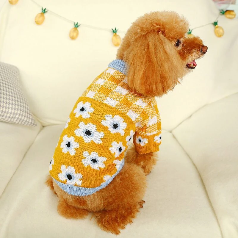 Luxury Designer Warm Winter Clothes for Pets Wool Knitting Floral New Year York Dog Sweaters Sphinx Cat Christmas Puppy Clothing