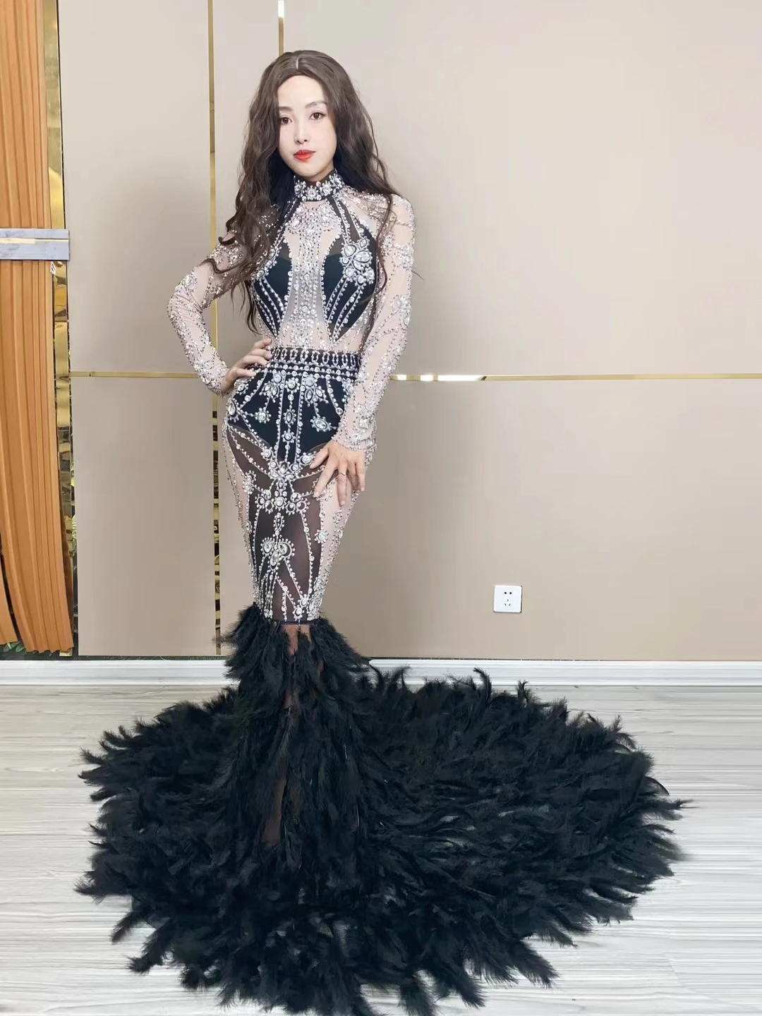 

Великолепная женская юбка со стразами «рыбий хвост», прозрачная сетчатая юбка с перьями, платье знаменитостей для красной ковровой дорожки, праздничное платье для подиума