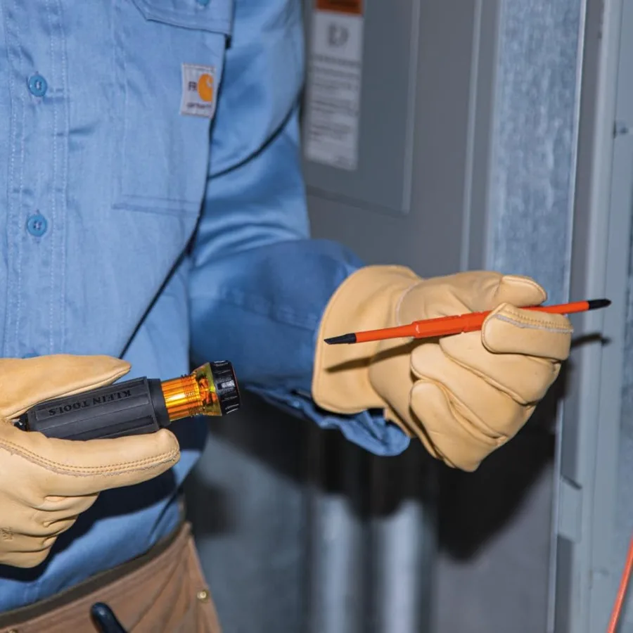 32288 مفك براغي معزول 8 في 1 مجموعة مفكات مع شفرات قابلة للتبديل لإصلاحات الكهرباء والسيارات تتضمن 3 قطع