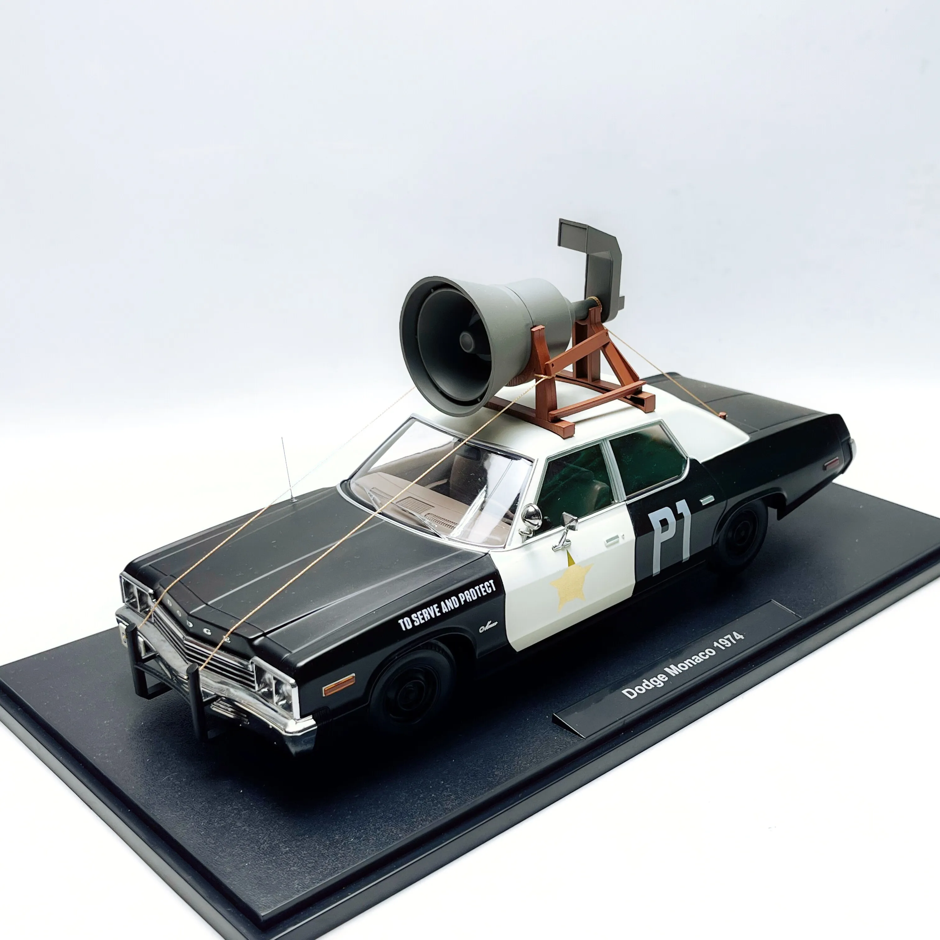 

Flaws Diecast KK Scale 1/18 Scale Dodge Monaco Police Car Alloy Car Model