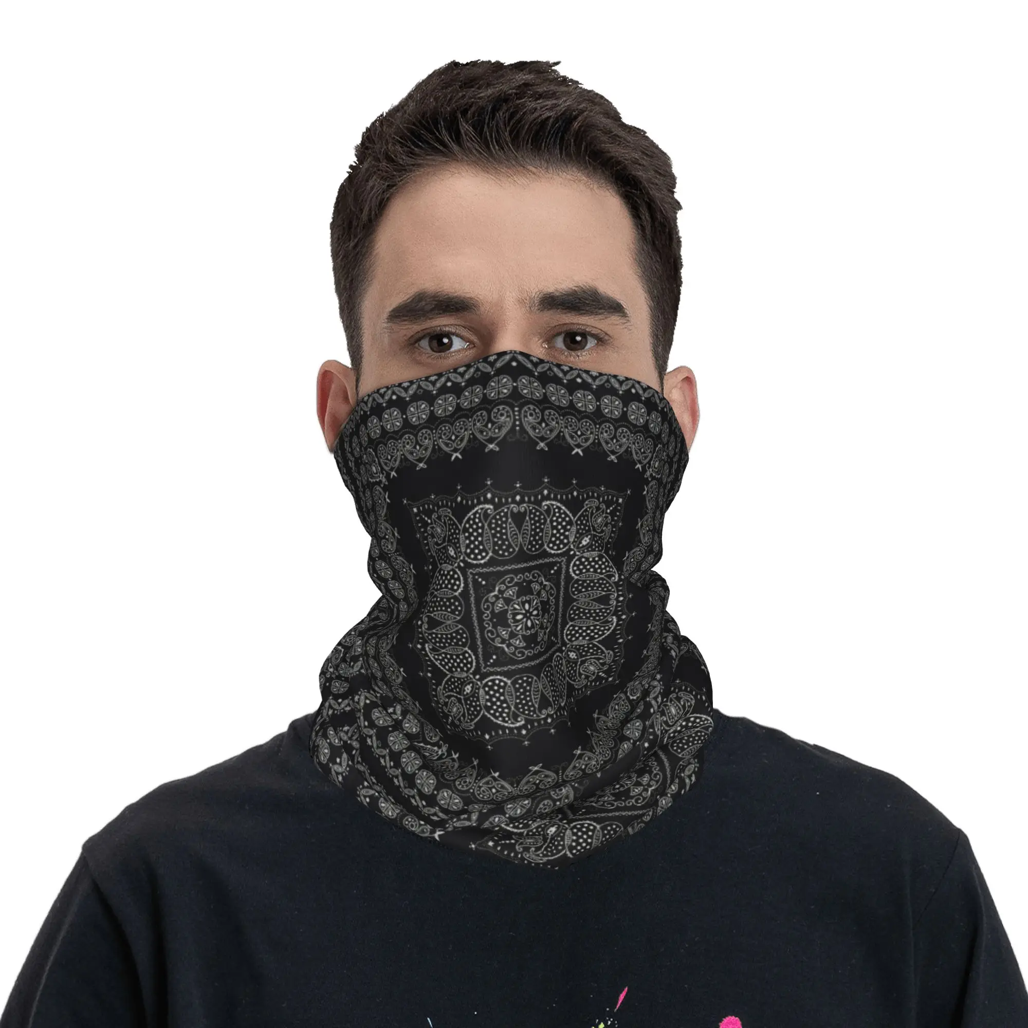 

Vintage Paisley Bandana Neck Gaiter Printed Wrap Mask Scarf Face Mask Outdoor Sports for Men Women Adult Windproof