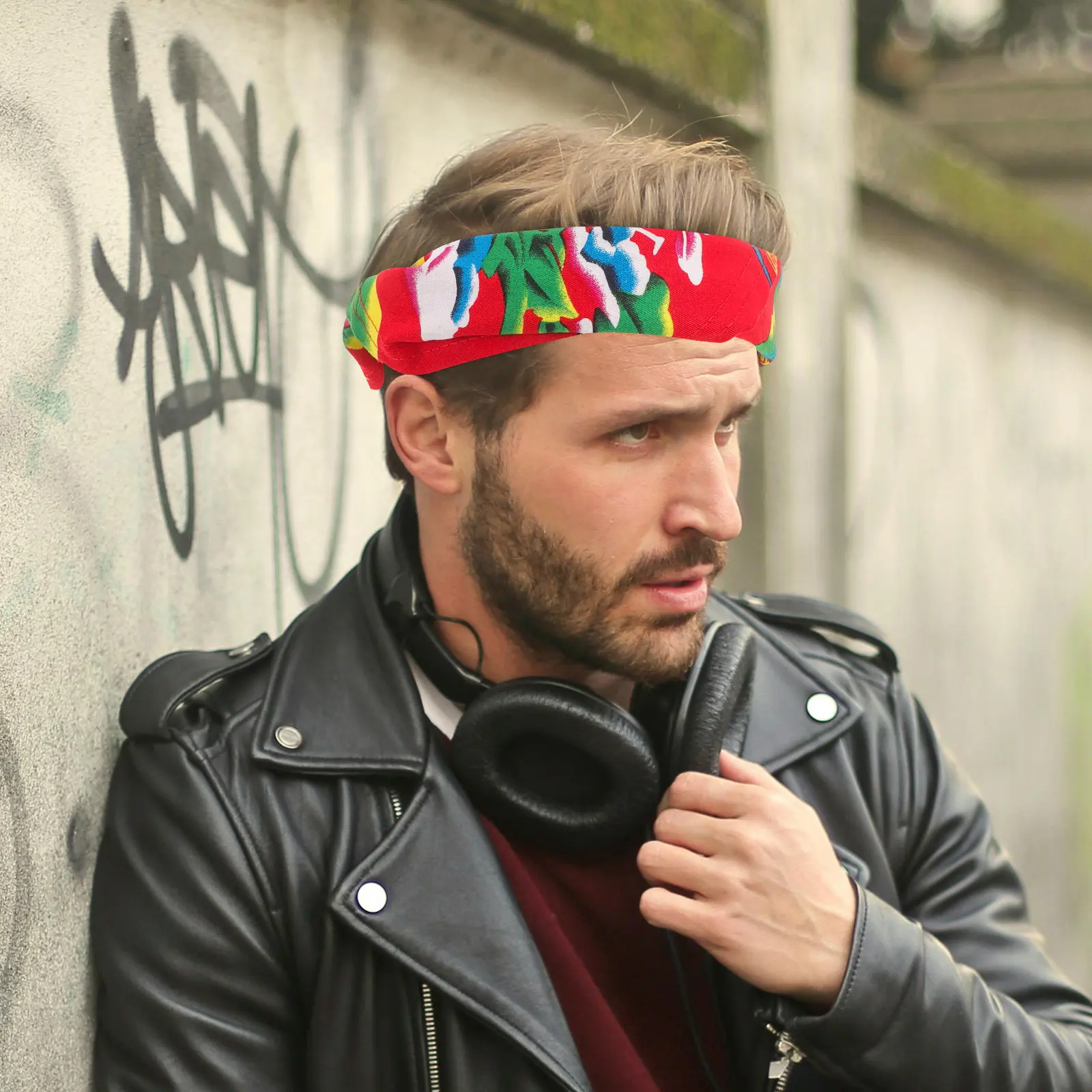 

Stylish Outdoor Headband for Cycling Red Flower Print Comfortable Stretch Fabric Suitable for All Seasons Fashion Riding