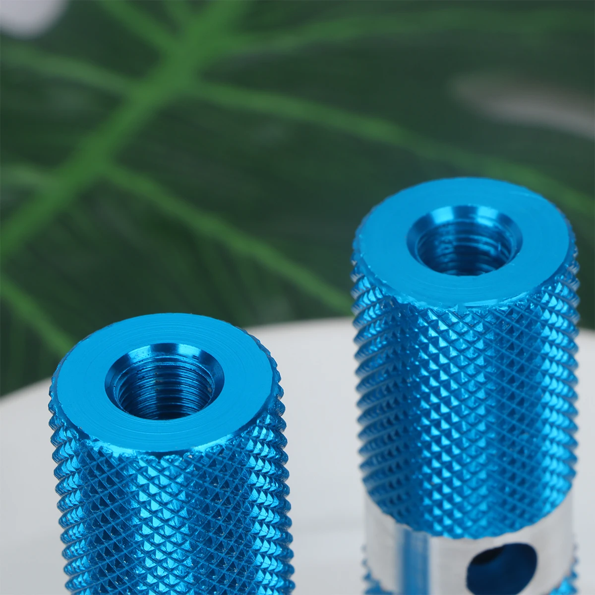 

1 Pair Aluminum Non-Slip Foot Pegs Front Rear Axle For Mountain Bike Racing Bike Pedal Replacement Accessory Blue