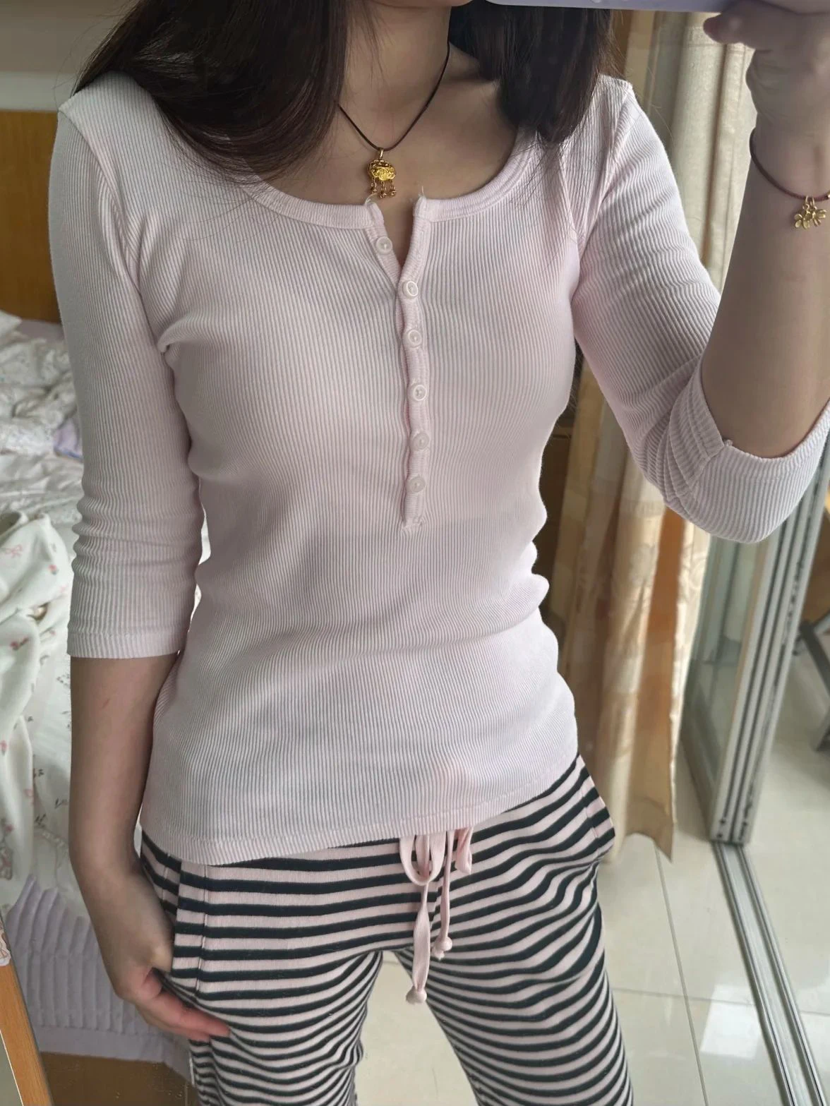 

Pink Ribbed Six Buttons T-shirt Women Round Neck Three Quarter Collar Slim Tee Shirts Sweet Simple Casual T-shirts Y2k Tops New