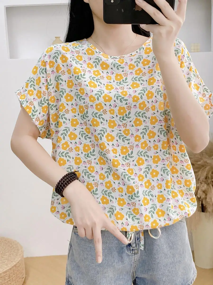 camiseta-feminina-casual-de-verao-solta-de-algodao-e-seda-com-manga-curta-efeito-emagrecedor-bolso-e-detalhe-de-lenco