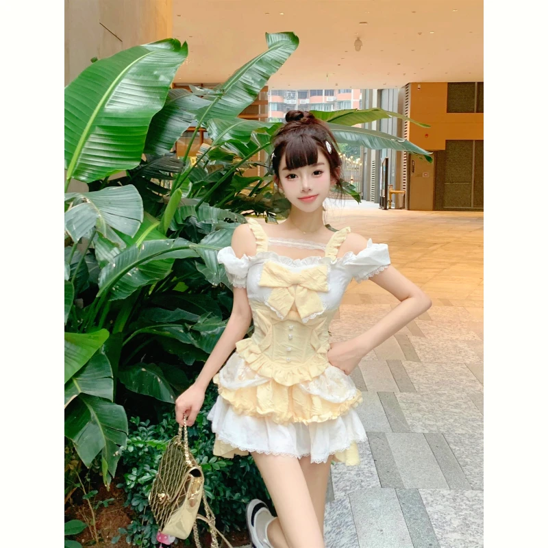 

Cute Girl 2025 Sweet Age-reducing Bow Lace Contrasting Splicing Top High Waist Design Skirt Short Skirt Set Fishnet Bodysuit