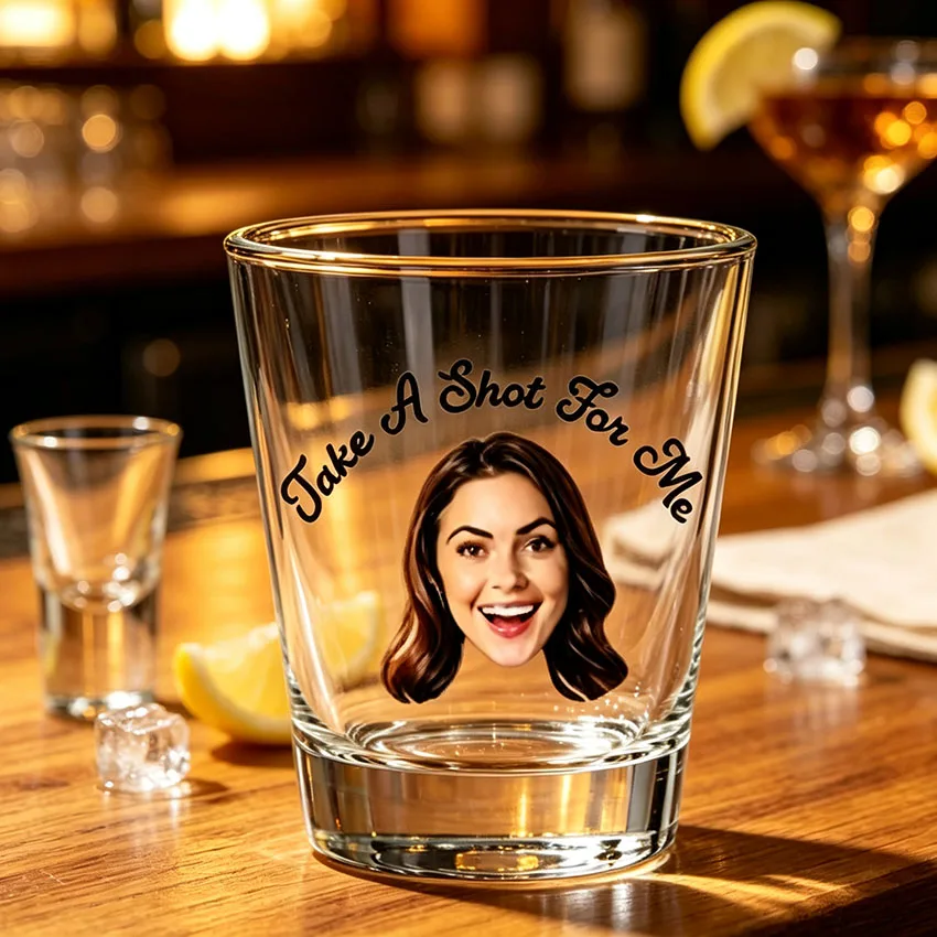 Customized Personalized Liquor Glasses, Small Wine Glasses That Can Be Customized with a Person's Face and Text. Fun Portrait-Printed Shot Glasses, Quirky and Funny Portrait Designs, Full of Atmosphere. Creative Birthday Gifts, Special Small Gifts for Friends' Gatherings and Parties.