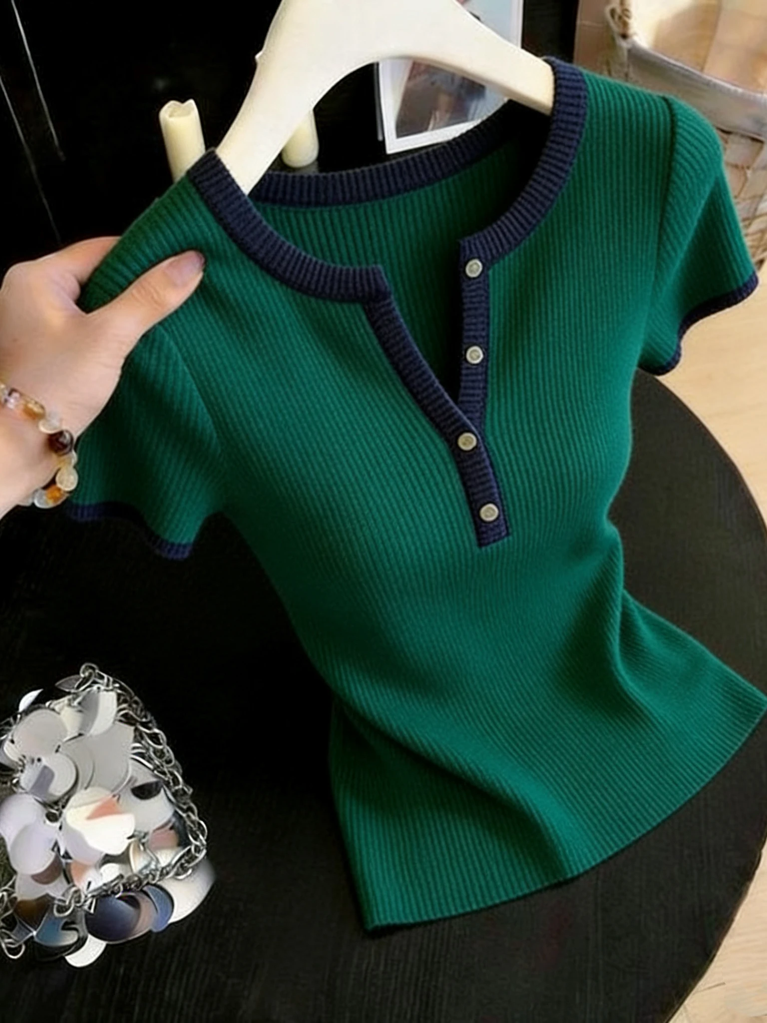 Summer Short Sleeve T-Shirt Women's Korean Style V-Neck Color Block Slimming Top Breathable Knitted Commute Friendly Fashion