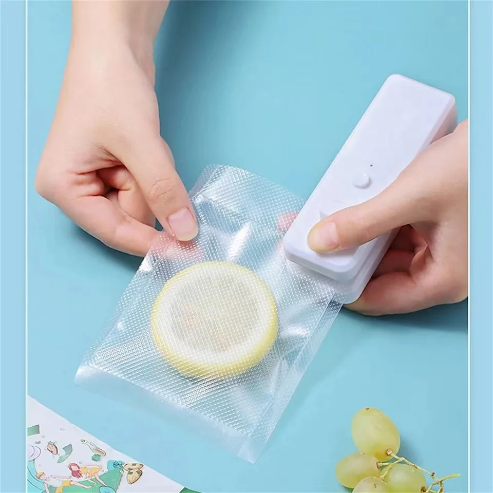 1pc USB Charging Model Sealer, Household Snack Bag Open Seal Integrated Sealer Food Bag Convenient Mini Sealer