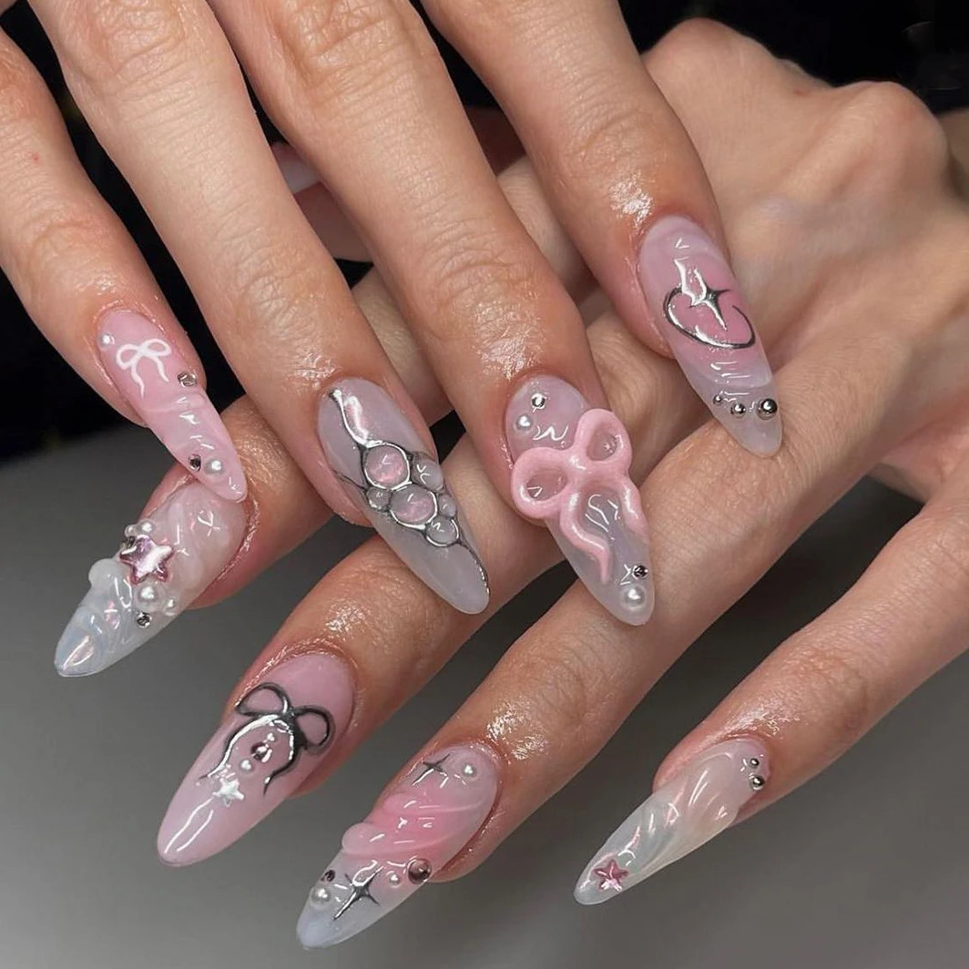 Dulce lazo rosa Diamante de imitación estrellas plateadas Shell prensa en uñas encanto largo forma de almendra uñas postizas arte uñas postizas herramienta de manicura