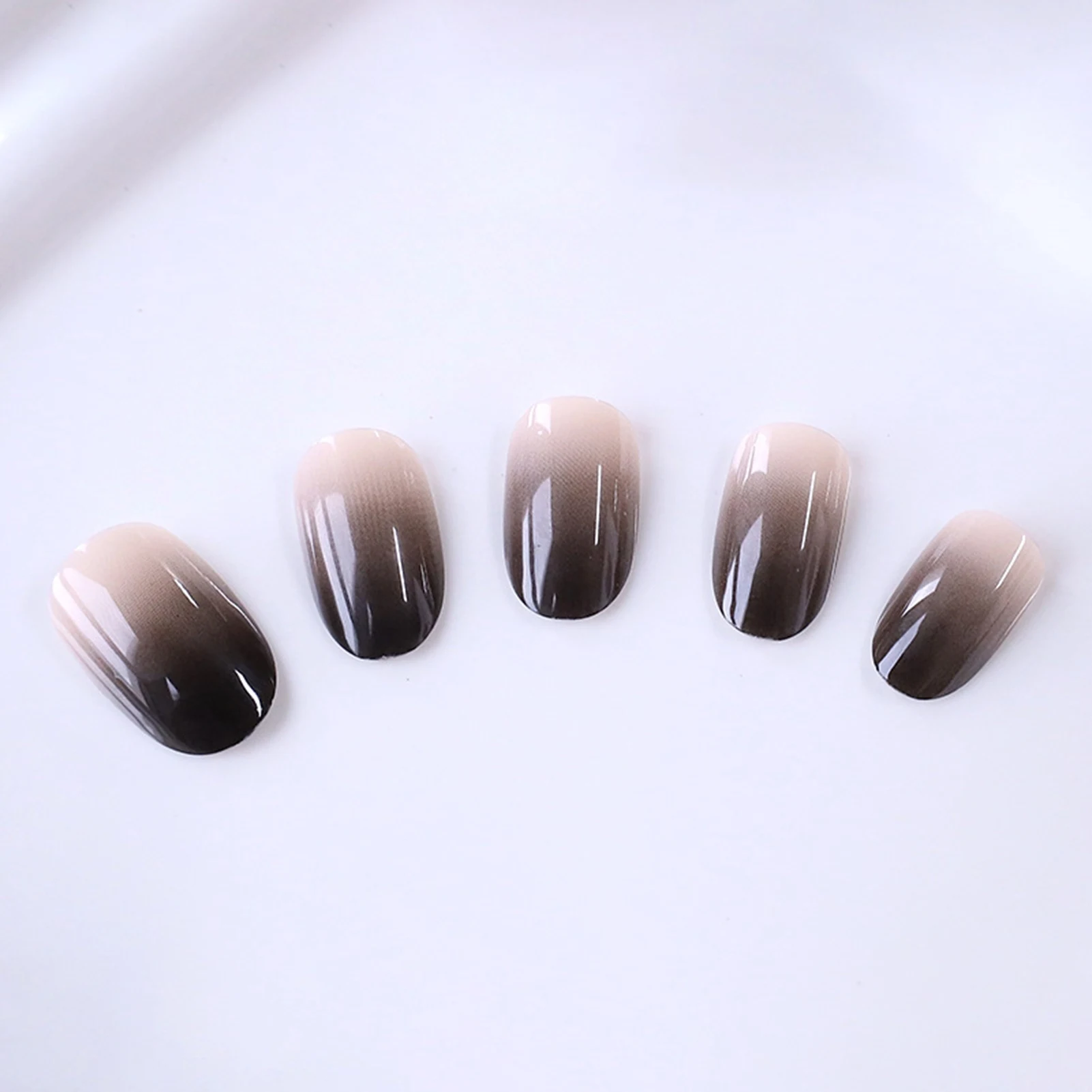 24 قطعة الأظافر كاذبة أسود التدرج اللون اضغط على الأظافر قصيرة البيضاوي الأظافر وهمية الاكريليك الصحافة على الأظافر للنساء موضة مسمار الفن