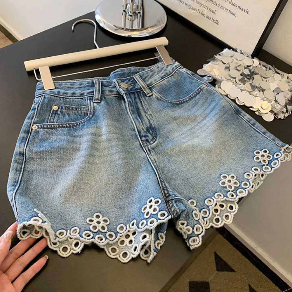

Retro Embroidered Hollowed Out Edge Denim Shorts for Women Summer Fashion High Waist Floral Lace Hem Shorts Y2K Casual Hot Pants