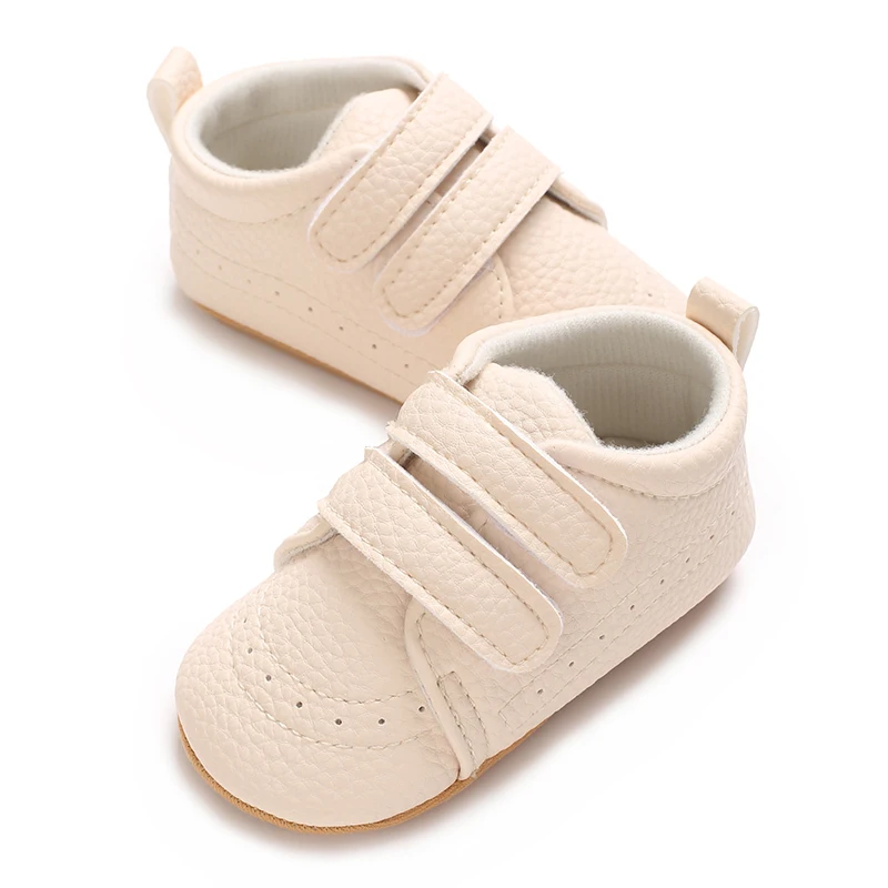 

Comfortable sports shoes for boys - easy to wear, anti slip indoors and outdoors, cute patterns, ideal choice for spring and aut