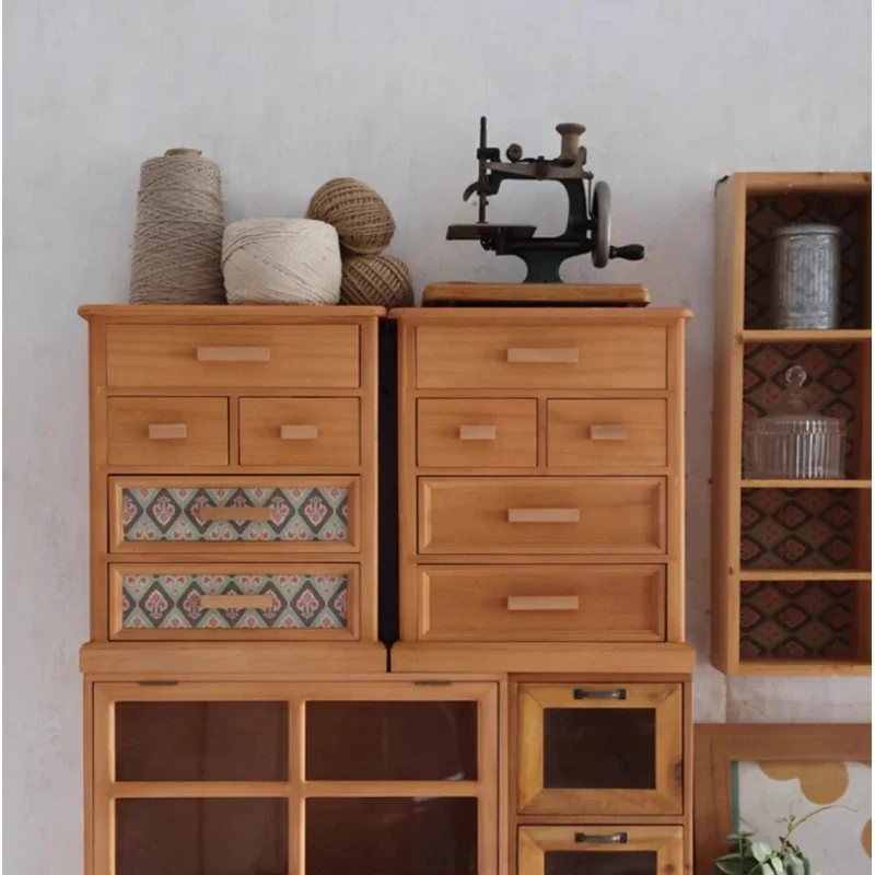 

Настольный органайзер в средневековом стиле: комод из массива дерева с несколькими ячейками для хранения, многофункциональный ящик для офиса