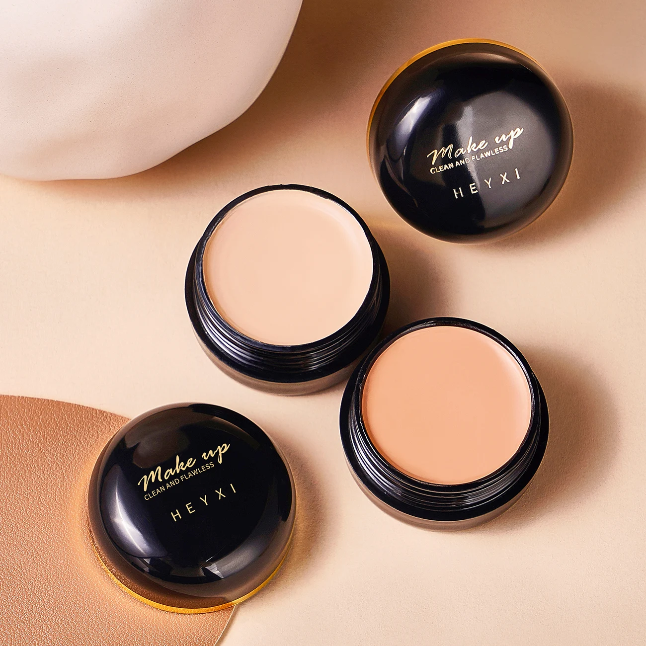 クリアコンシーラークリーム、防水性と耐汗性、耐久性、自然な仕上がり、すべての肌タイプに適しています