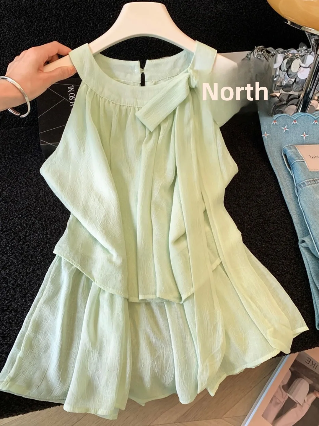 

Summer New Style Women's Sleeveless Texture Side Tie Neck Hanging Strap Vest Lightweight Vacation Outerwear Top